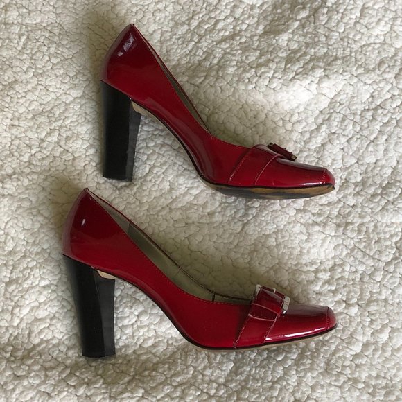 Anne Klein red patent leather heels, size 7-1/2 - Picture 3 of 10